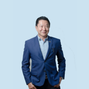 Milton Seigi Hayashi orienta como escolher a cirurgia plástica ideal com foco em segurança e expectativa realista.