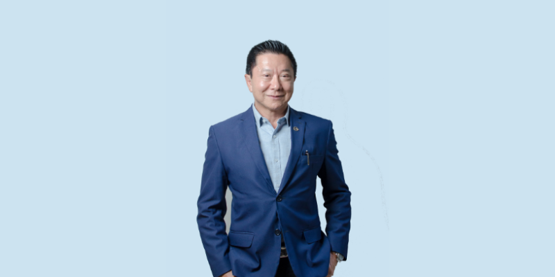 Milton Seigi Hayashi orienta como escolher a cirurgia plástica ideal com foco em segurança e expectativa realista.