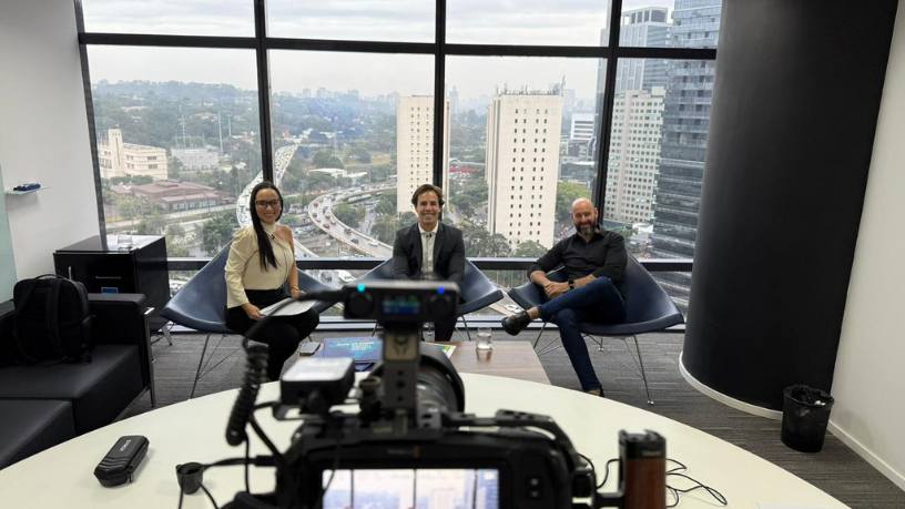 Entenda quais indicadores financeiros realmente importam para crescer com segurança, em um conteúdo assinado por Ian dos Anjos Cunha que orienta escolhas mais sólidas.