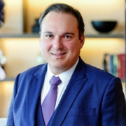 Rodrigo Gonçalves Pimentel destaca a importância do planejamento patrimonial na recuperação judicial e como essa estratégia contribui para preservar ativos e reorganizar empresas, conforme explica Lucas Gomes Mochi.